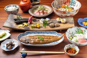 Alimentos y bebidas