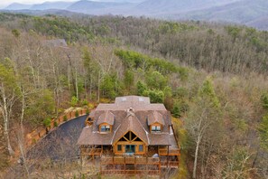 A cozy home nestled in nature, offering tranquility and scenic views.