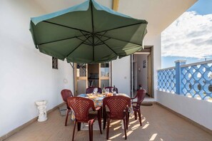 Autumn, Balcony / Terrace / Patio, Spring, Summer, Winter