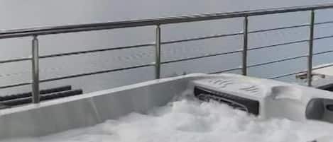 Private spa tub