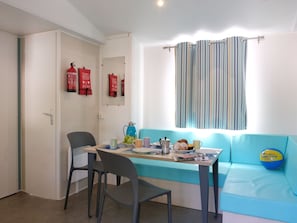 Maison, Domicile, Chalet, Biens, Allée, Balcon, Siding, Villa