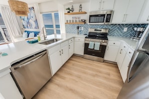 Full Sized Kitchen