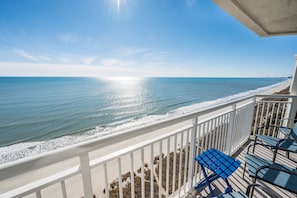 Balcony with Amazing Views of the Ocean