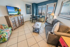 Large Living/Dining Room Area, Beautifully Decorated