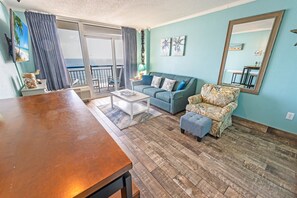 Large Living Area with Views of the Ocean, Beautifully Decorated