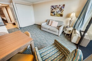 Large Living Area with Views of the Ocean, Beautifully Decorated