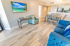 Large Living Room, Beautifully Decorated