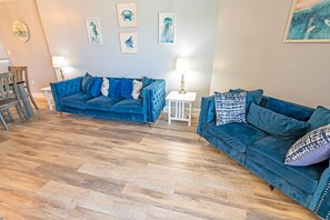 Large Living Room, Beautifully Decorated