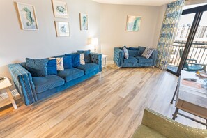 Large Living Room, Beautifully Decorated