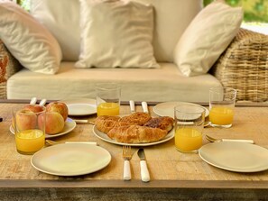 Breakfast meal