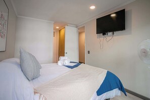 This chic apartment is your ideal retreat near Plaza de Armas and Mercado Central.