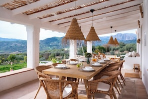 Outdoor dining
