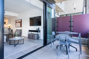 SMB_Level_Unit101_townhome_40