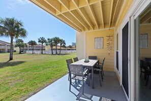 Seacove 7B Patio