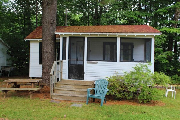Pinecone Cottage - see last photo for location.