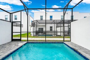 Your private oasis – splash, relax, and soak up the sunshine!