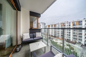 Balcony | Book Now with RENTUJEMY.COM