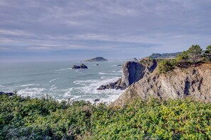 Walk to Ocean Overlook | Fenced Backyard | Single-Story Home