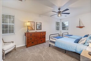 Upstairs bedroom with 2 twin beds