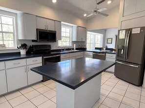 4BR Bayfront Home – Dock, Pool & Beach Access (2001)