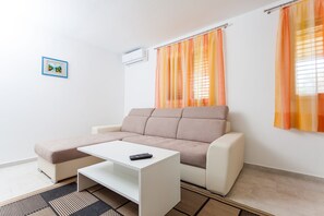 Living room 1