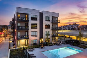 Located in the Odyssey, with access to the building's gym and pool.