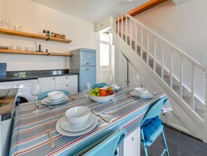 Kitchen/dining area