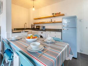 Kitchen/dining area
