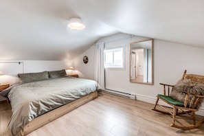 Bedroom with King size bed