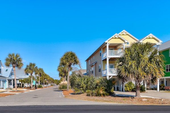 Ventnor Shores-large-005-003-Ventnor Shores Tree Lined-1500x1000-72dpi