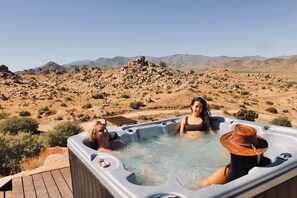 Bain à remous extérieur