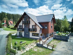 Building, Window, House, Home, Cottage, Residential Area, Facade, Roof, Siding, Human Settlement