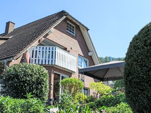 Building, House, Home, Roof, Residential Area, Shrub, Facade, Cottage, Garden, Siding