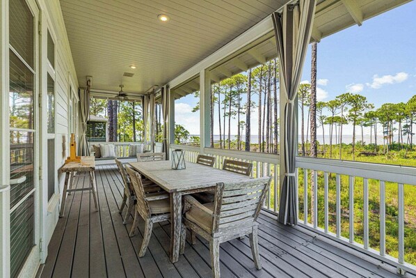 Outdoor dining