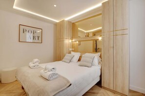 Chambre 1 avec salle de bain