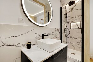 salle de bain chambre 2
