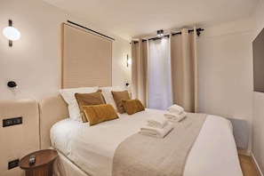 Chambre 2 avec salle de bain