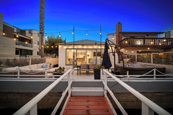 Escape to Bayside Getaway!