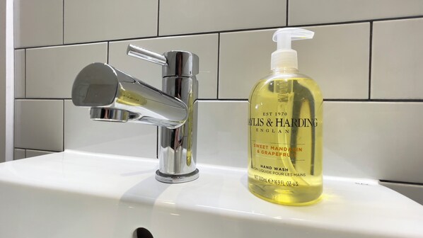 Bathroom amenities