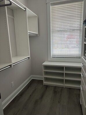 Primary bedroom
Closet