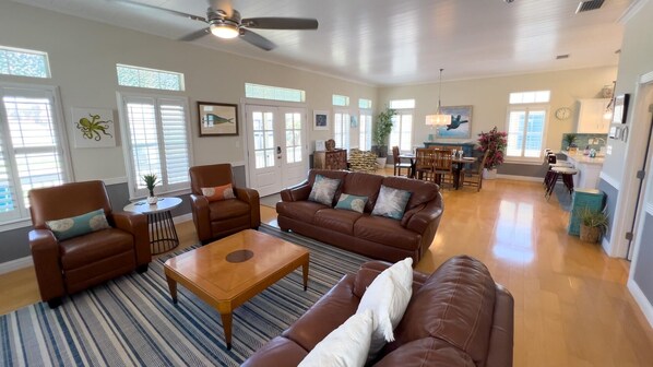 Furniture, Indoors, Living Room, Room, Home Decor