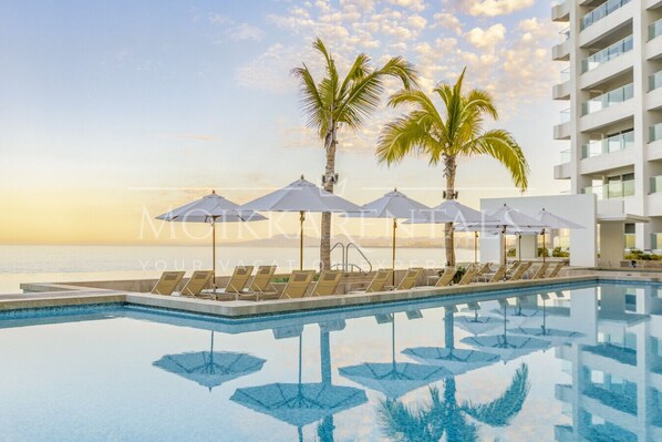 Amazing infinity pools