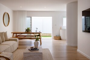 Olas Villa 3 Living and dining