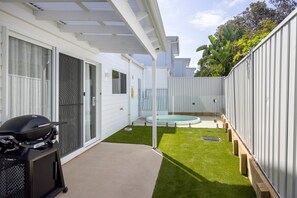 Private plunge pool and BBQ area
