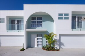 Six stunning brand-new luxury holiday villas located just 150 meters from the pristine Birubi Beach in Anna Bay