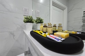 Bathroom amenities