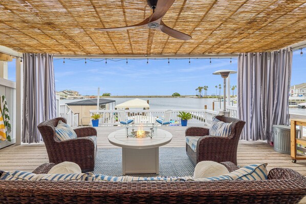 Welcome to Marlin Cove in Discovery Bay, the perfect getaway that offers indoor and outdoor living just 1.25 hours from San Francisco.  You can park your boat or jet skiis at our dock with 2-car street parking.  Our little oasis sleeps 5 and we offer a variety of activities: golf cart, ping pong table, patio misters, BBQ, and water toys (lily pad, paddle boards and sea kayaks)....