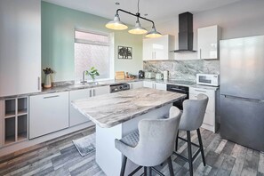 The Parade View, Whitby - Host & Stay