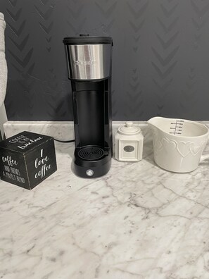 Kaffee und/oder Kaffeemaschine