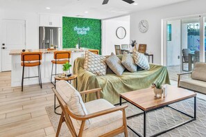 Living Room (4)